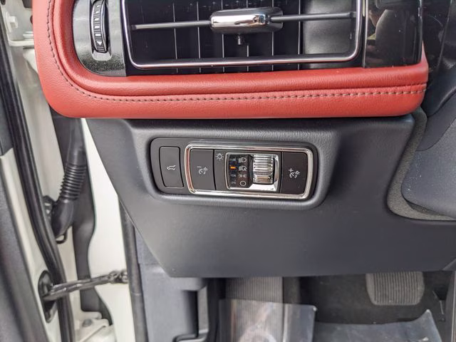 2025 White Metallic Lincoln Aviator Reserve AWD SUV