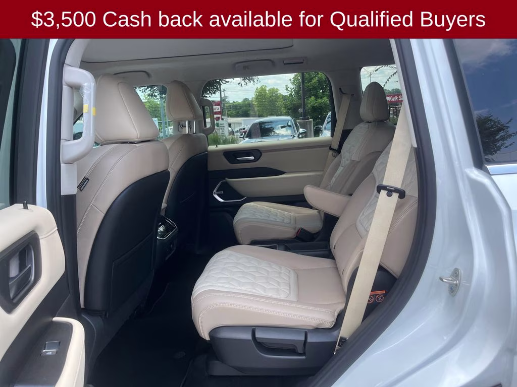 2026 Everest White Pearl Tricoat Nissan Armada Platinum Reserve 4X4 SUV