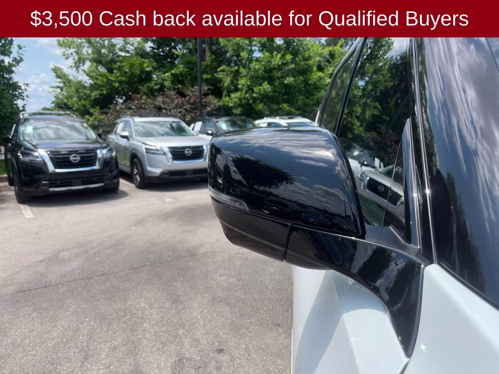 2026 Everest White Pearl Tricoat Nissan Armada Platinum Reserve 4X4 SUV