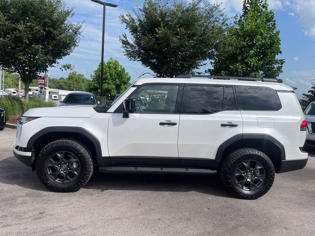 2024 White Pearl Lexus GX 550 Overtrail+ 4X4 SUV