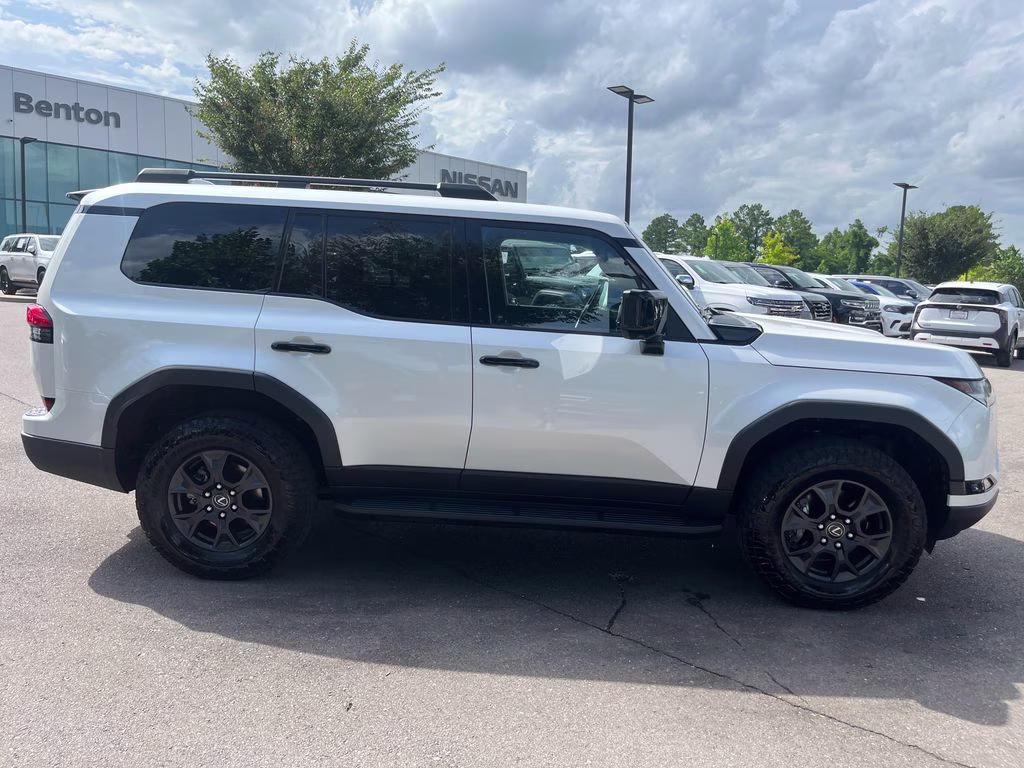 2024 White Pearl Lexus GX 550 Overtrail+ 4X4 SUV