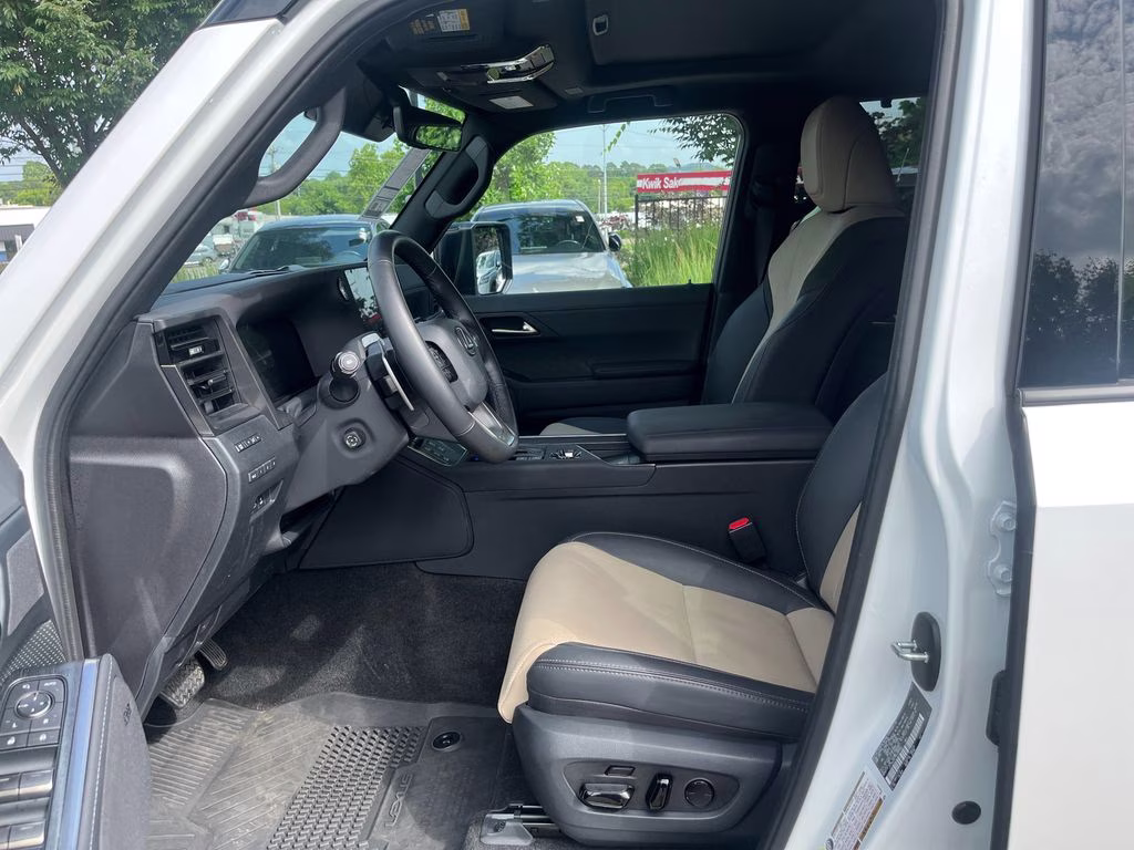 2024 White Pearl Lexus GX 550 Overtrail+ 4X4 SUV