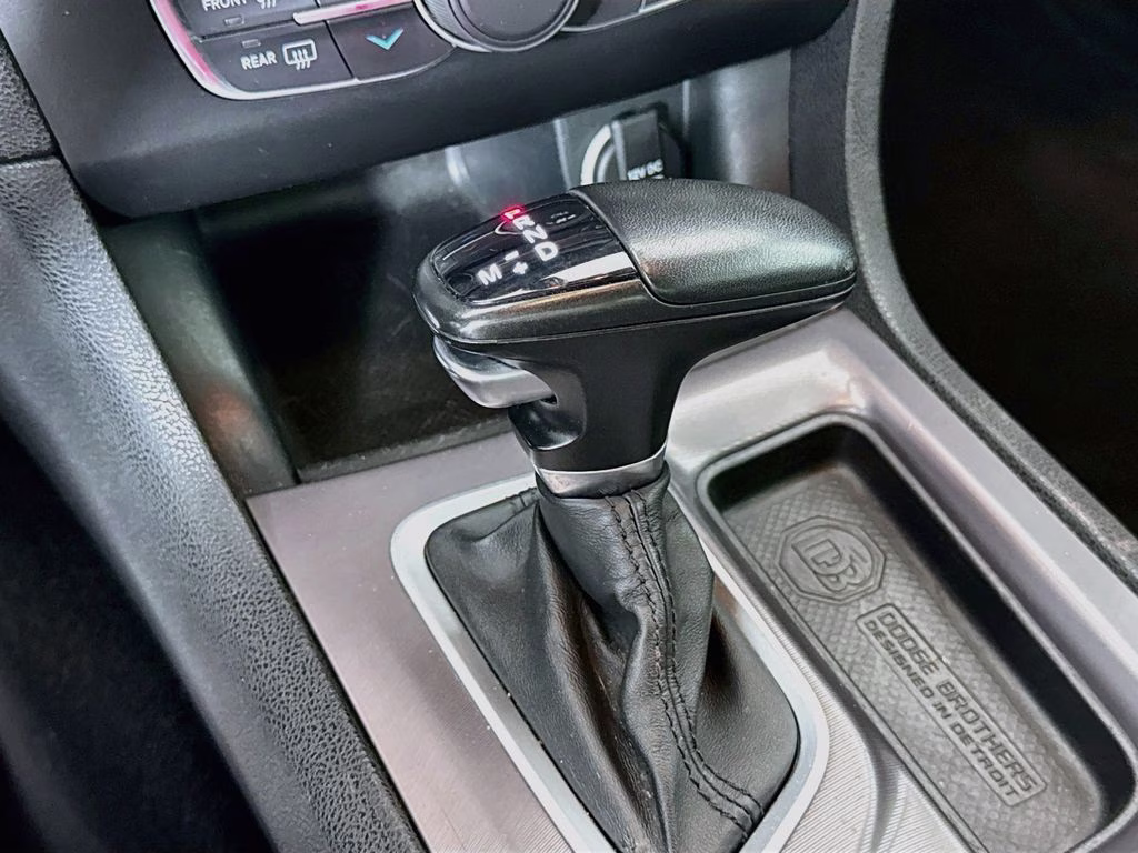 2023 Pitch Black Clearcoat Dodge Charger SXT RWD Sedan