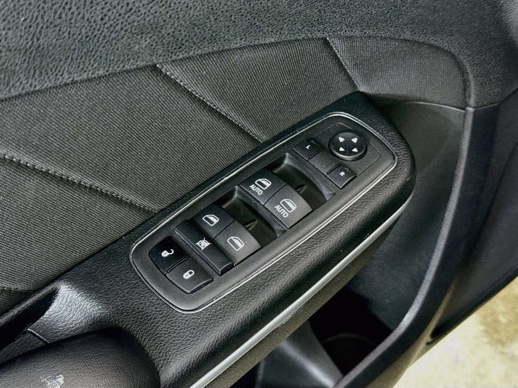 2023 Pitch Black Clearcoat Dodge Charger SXT RWD Sedan