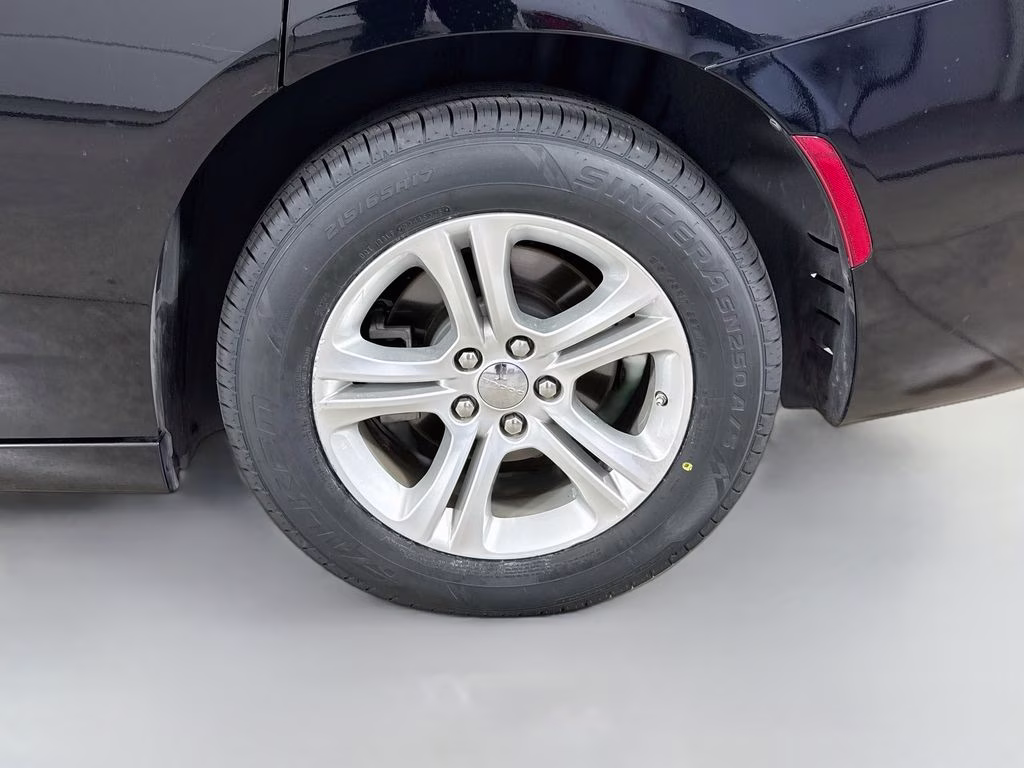 2023 Pitch Black Clearcoat Dodge Charger SXT RWD Sedan