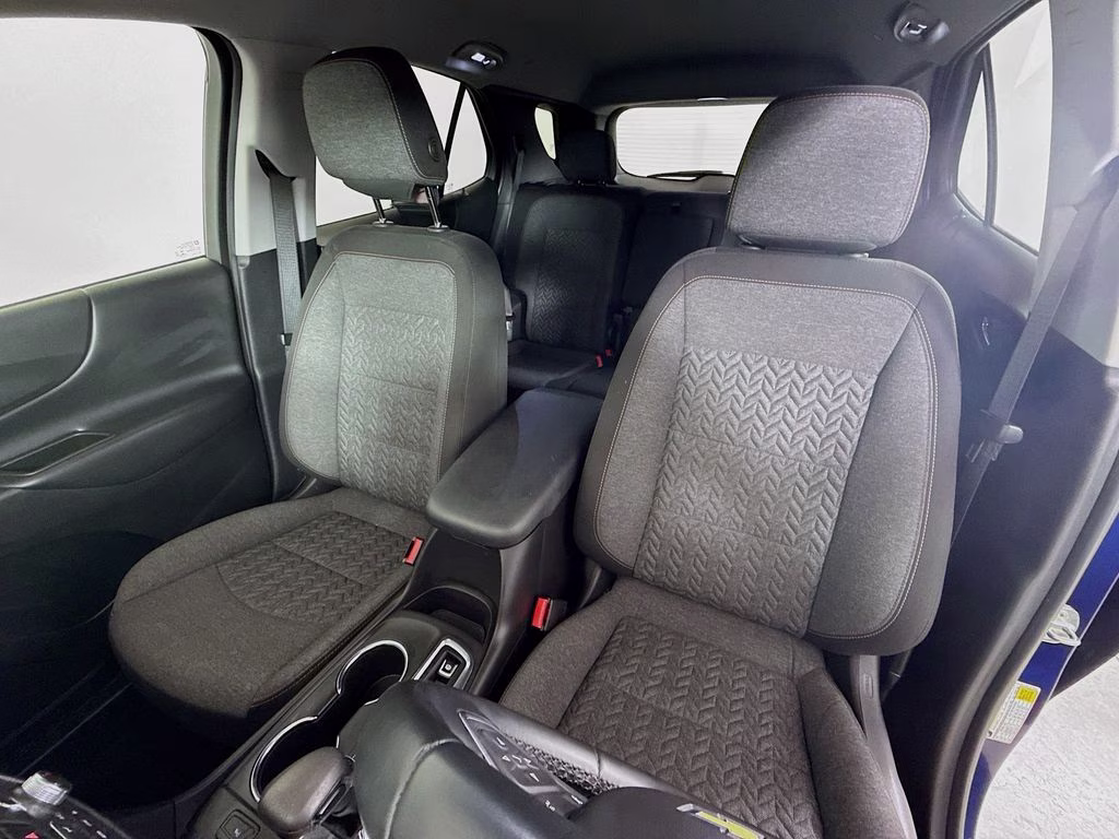 2023 Blue Glow Metallic Chevrolet Equinox LT FWD SUV