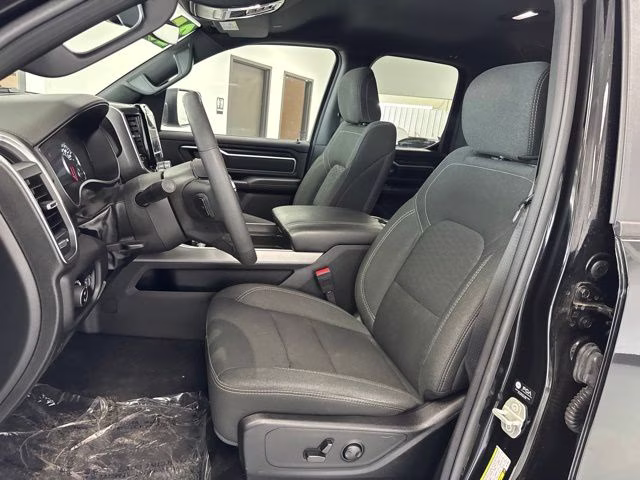 2025 Diamond Black Crystal Pearlcoat Ram 1500 Big Horn 4X4 Truck