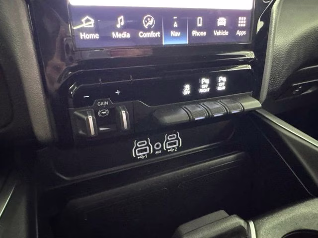 2025 Diamond Black Crystal Pearlcoat Ram 1500 Big Horn 4X4 Truck