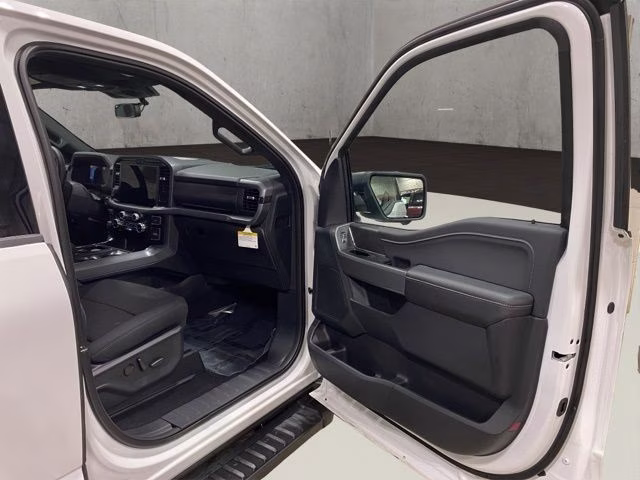2026 Oxford White Ford F-150 XLT Black Appearance 4X4 Truck