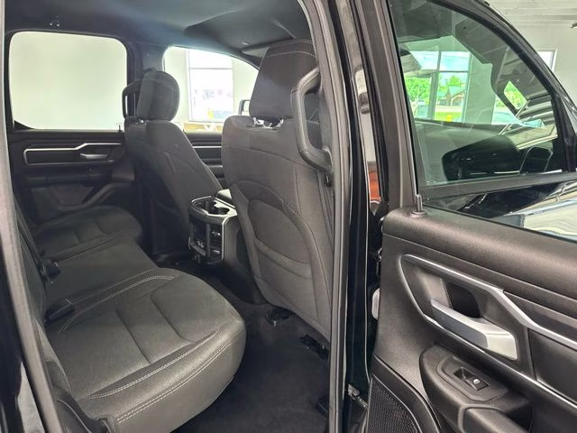 2025 Diamond Black Crystal Pearlcoat Ram 1500 Big Horn 4X4 Truck