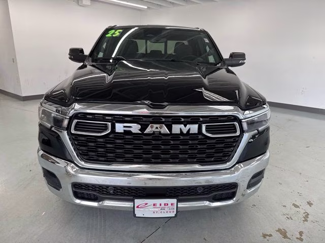 2025 Diamond Black Crystal Pearlcoat Ram 1500 Big Horn 4X4 Truck