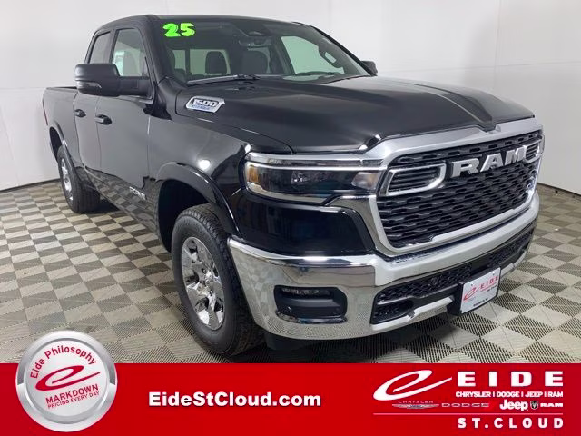 2025 Diamond Black Crystal Pearlcoat Ram 1500 Big Horn/Lone Star 4X4 Truck