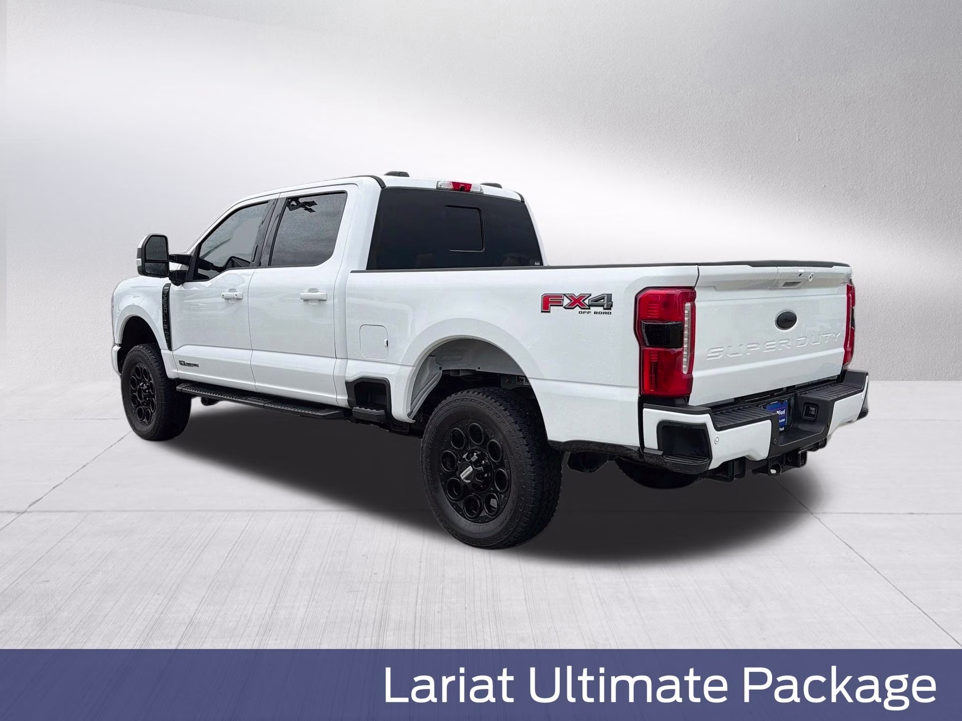 2023 Oxford White Ford Super Duty F-250 SRW Lariat 4X4 Truck