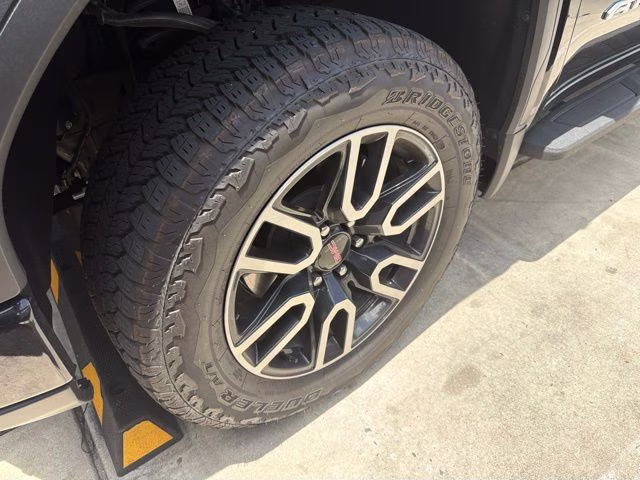 2025 Onyx Black GMC Sierra 1500 AT4 4X4 Truck