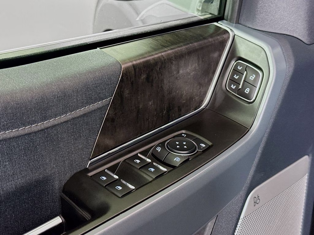 2023 Gray Metallic Ford F-150 Lariat 4X4 Truck