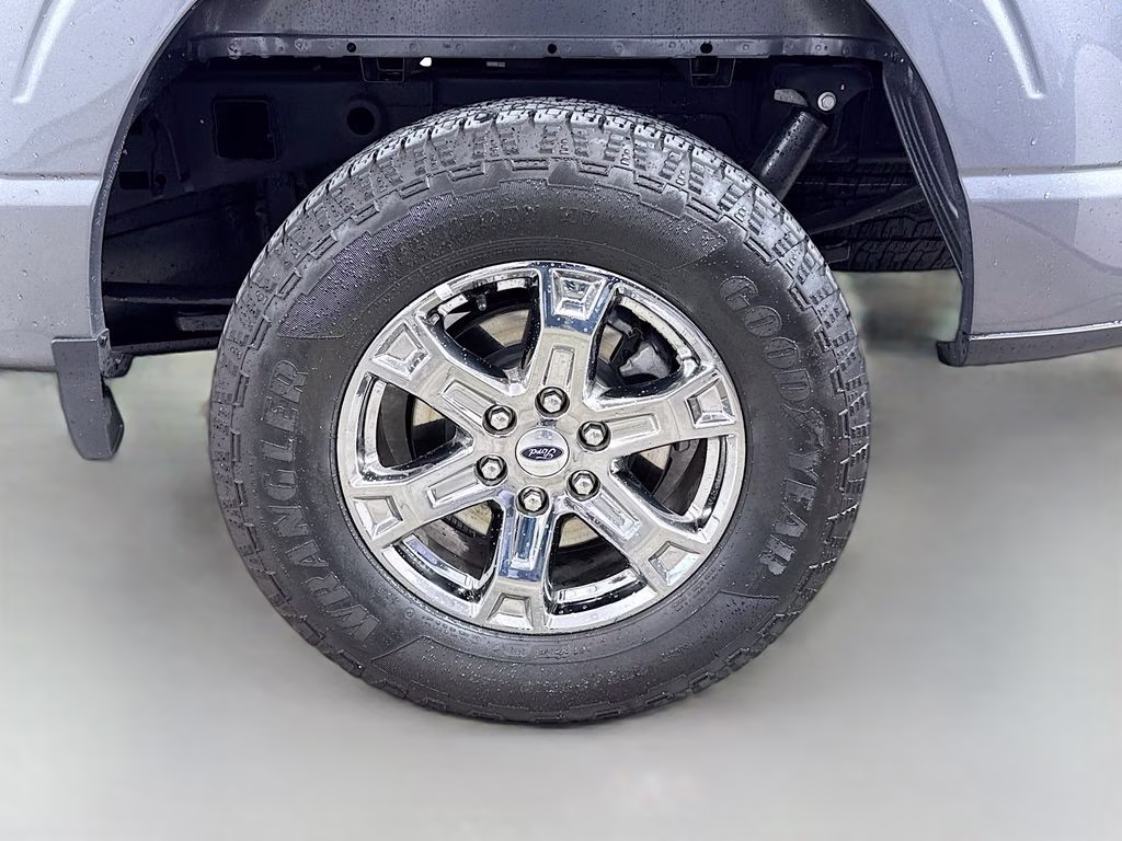 2023 Gray Metallic Ford F-150 Lariat 4X4 Truck