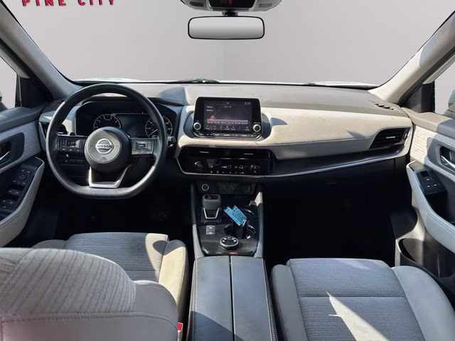 2021 Pearl White Tricoat Nissan Rogue SV AWD SUV