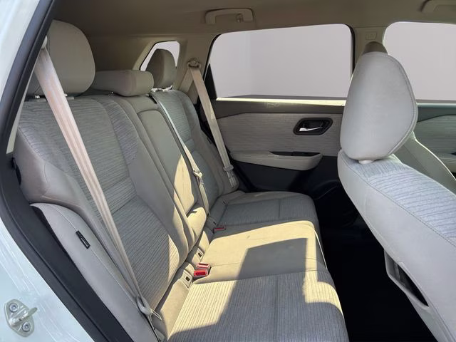 2021 Pearl White Tricoat Nissan Rogue SV AWD SUV