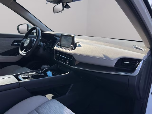 2021 Pearl White Tricoat Nissan Rogue SV AWD SUV