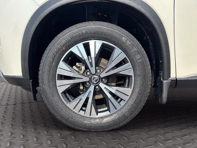 2021 Pearl White Tricoat Nissan Rogue SV AWD SUV