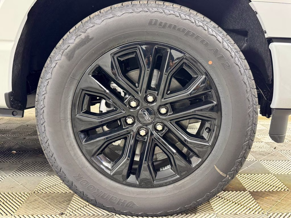 2026 Avalanche Ford F-150 Lariat 4X4 Truck