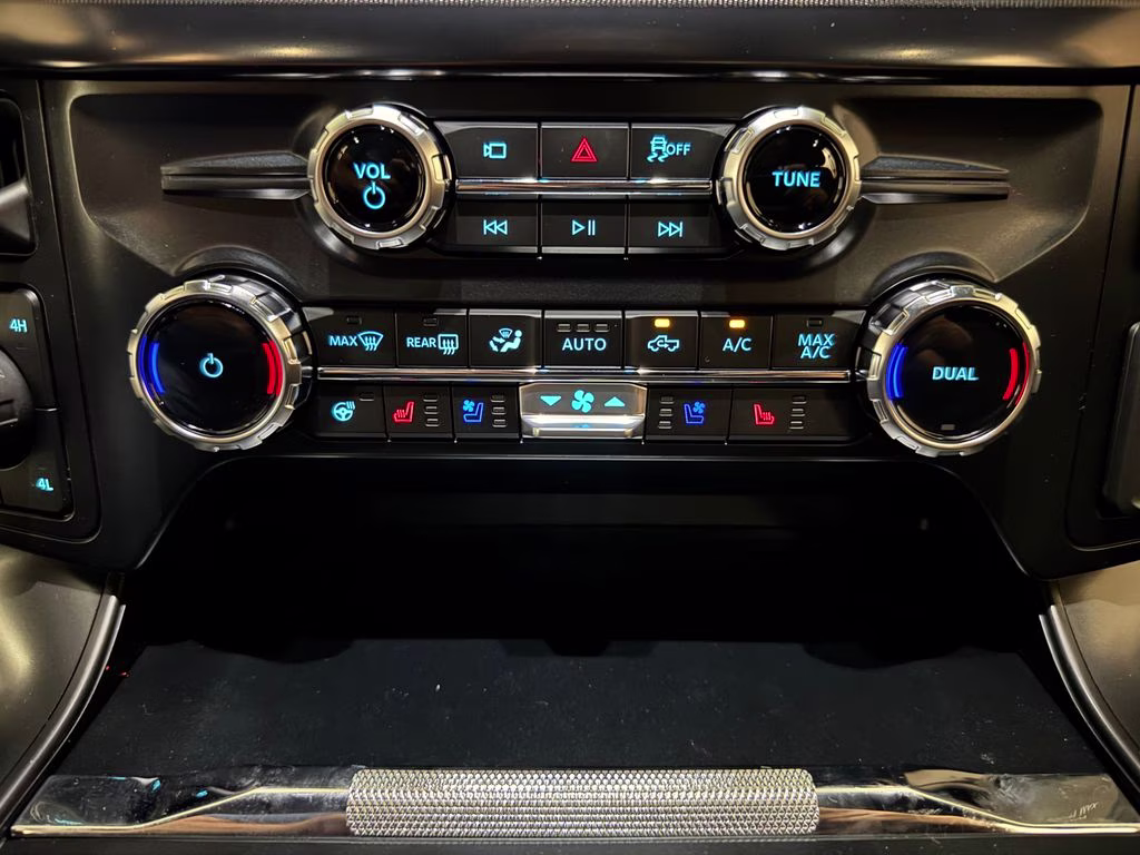 2026 Avalanche Ford F-150 Lariat 4X4 Truck