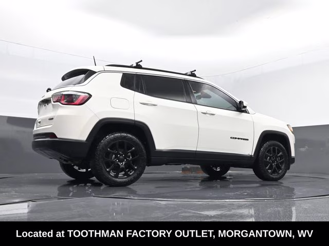 2017 White Clearcoat Jeep Compass Latitude 4X4 SUV