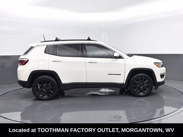 2017 White Clearcoat Jeep Compass Latitude 4X4 SUV
