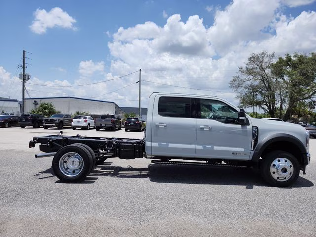 2026 Avalanche Ford Super Duty F-450 DRW Lariat 4X4 Chassis