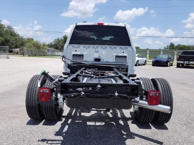 2026 Avalanche Ford Super Duty F-450 DRW Lariat 4X4 Chassis