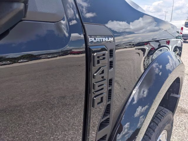 2026 Agate Black Metallic Ford Super Duty F-450 DRW Platinum 4X4 Truck