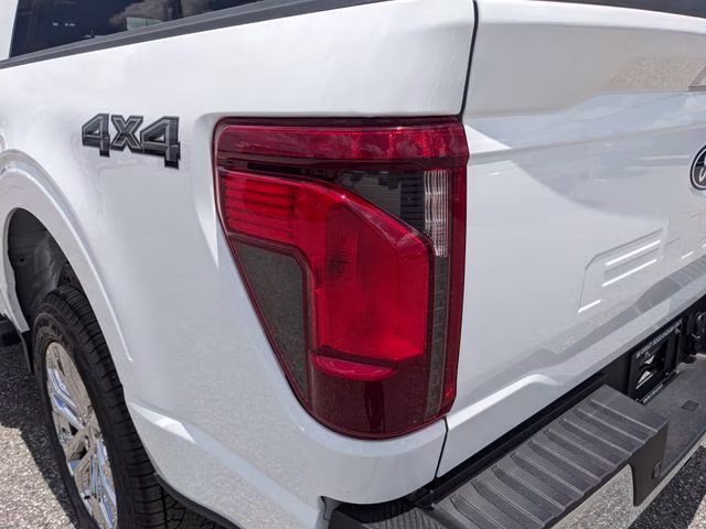 2026 Oxford White Ford F-150 XLT 4X4 Truck