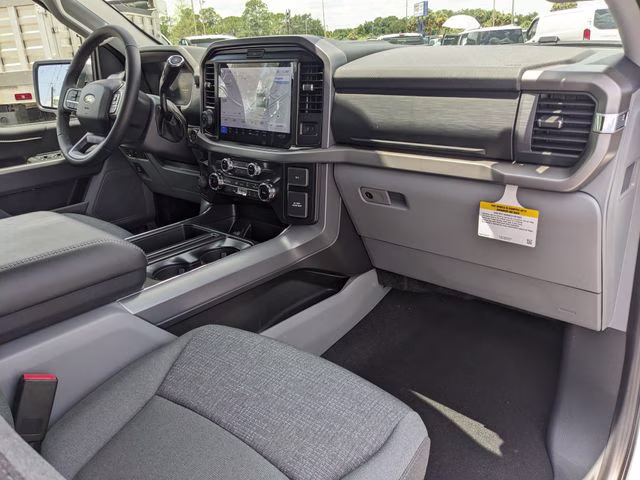 2026 Oxford White Ford F-150 XLT 4X4 Truck