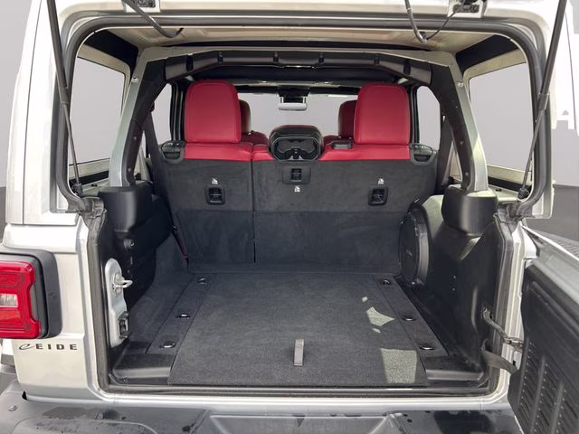 2024 Silver Zynith Clearcoat Jeep Wrangler Rubicon 392 4X4 SUV