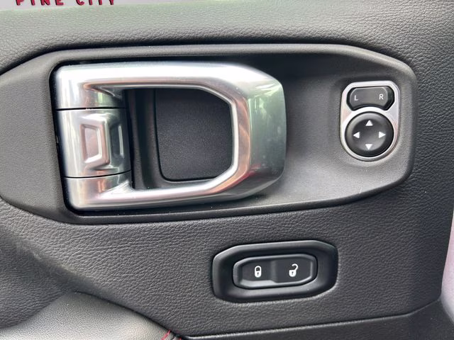2024 Silver Zynith Clearcoat Jeep Wrangler Rubicon 392 4X4 SUV
