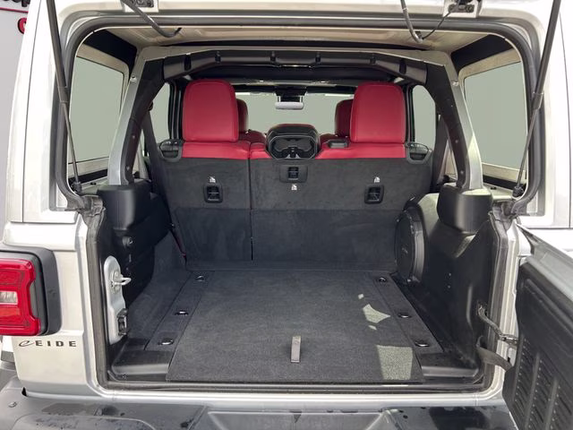2024 Silver Zynith Clearcoat Jeep Wrangler Rubicon 392 4X4 SUV