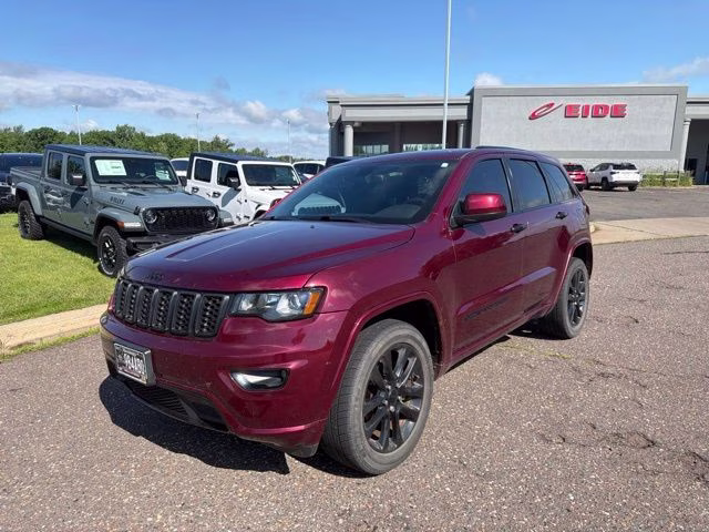 2018 Velvet Red Pearlcoat Jeep Grand Cherokee Altitude 4X4 SUV