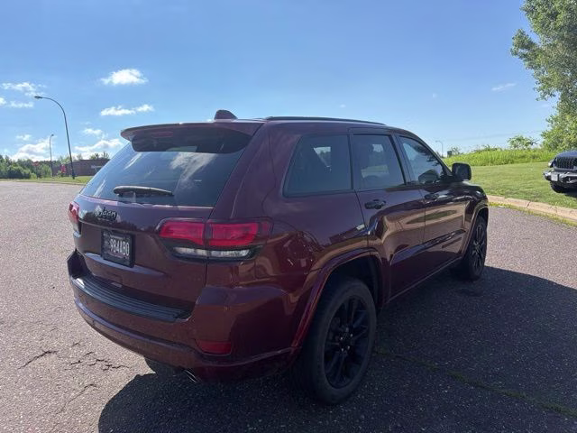 2018 Velvet Red Pearlcoat Jeep Grand Cherokee Altitude 4X4 SUV