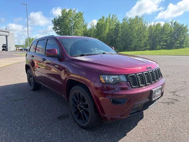 2018 Velvet Red Pearlcoat Jeep Grand Cherokee Altitude 4X4 SUV