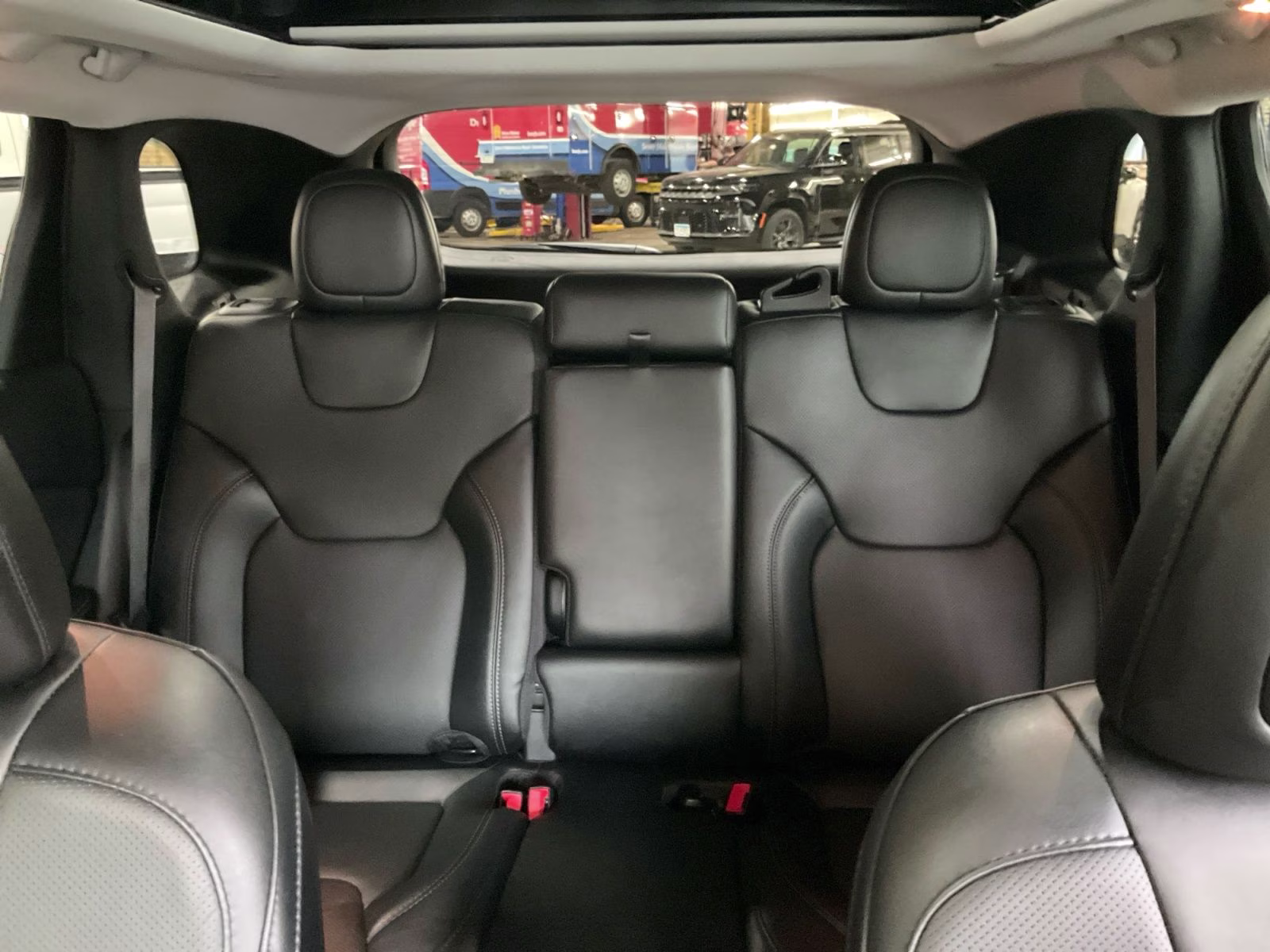 2022 Bright White Clearcoat Jeep Cherokee Limited 4X4 SUV