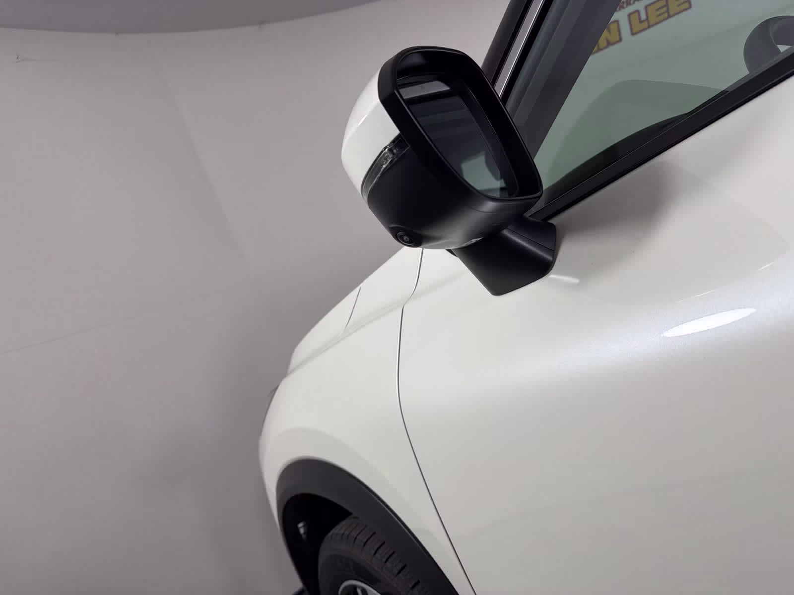 2023 Pearl White Tricoat Nissan Rogue Platinum FWD SUV
