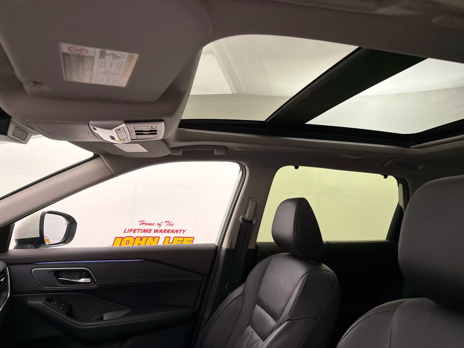 2023 Pearl White Tricoat Nissan Rogue Platinum FWD SUV