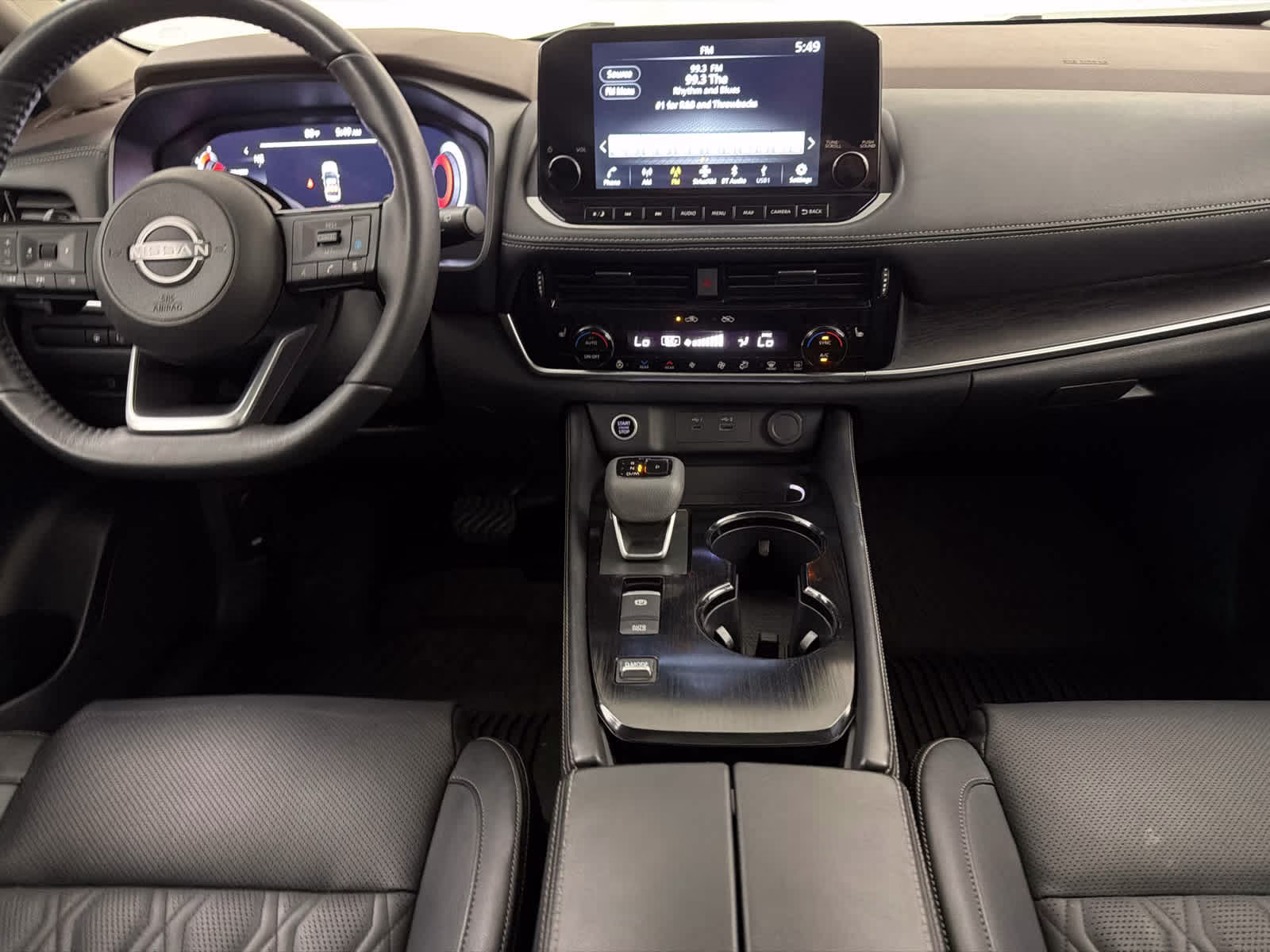 2023 Pearl White Tricoat Nissan Rogue Platinum FWD SUV