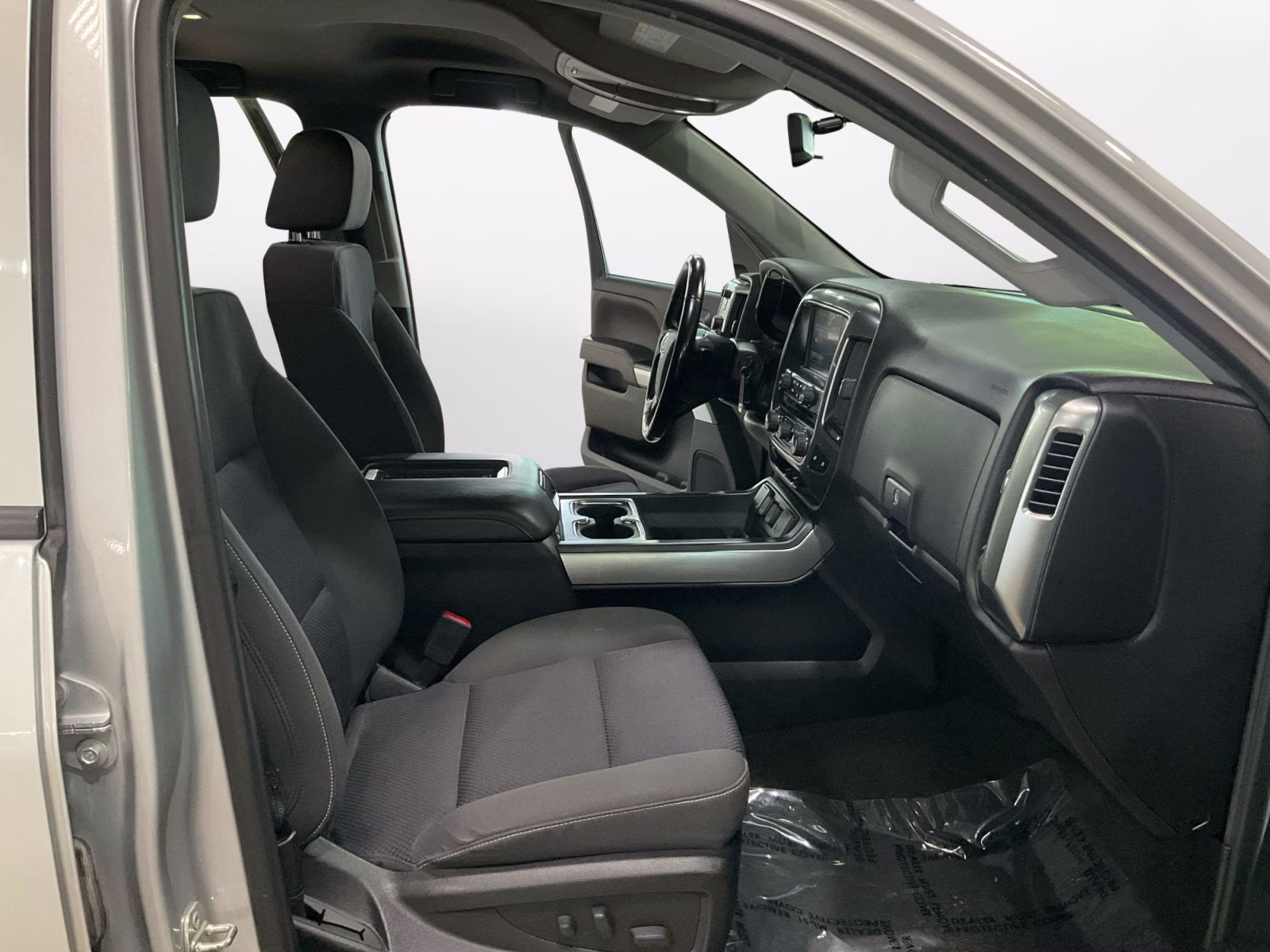 2018 Silver Ice Metallic Chevrolet Silverado 1500 LT 4X4 Truck