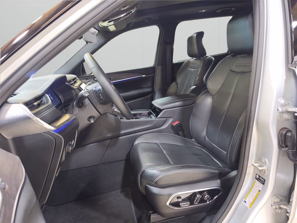 2024 Silver Zynith Jeep Grand Cherokee L Overland 4X4 SUV