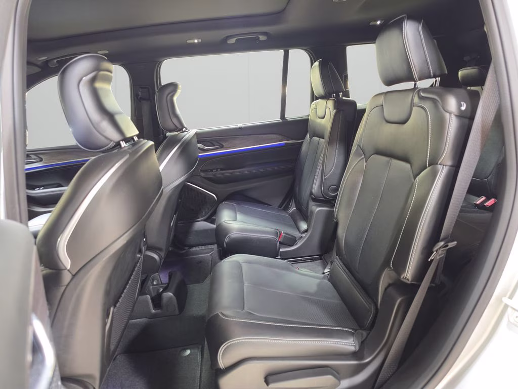 2024 Silver Zynith Jeep Grand Cherokee L Overland 4X4 SUV