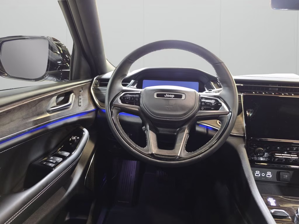2024 Silver Zynith Jeep Grand Cherokee L Overland 4X4 SUV