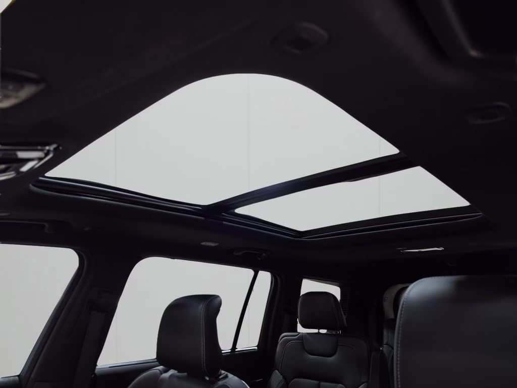 2024 Silver Zynith Jeep Grand Cherokee L Overland 4X4 SUV