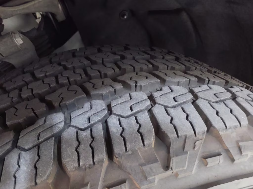 2024 Silver Zynith Jeep Grand Cherokee L Overland 4X4 SUV