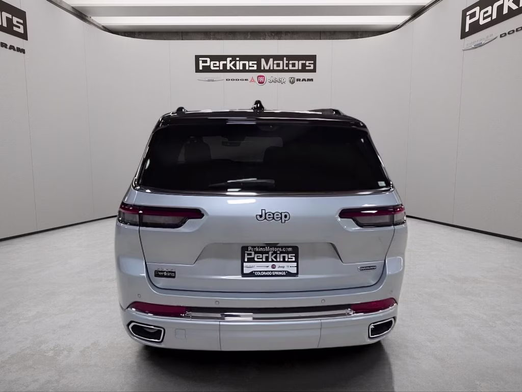 2024 Silver Zynith Jeep Grand Cherokee L Overland 4X4 SUV